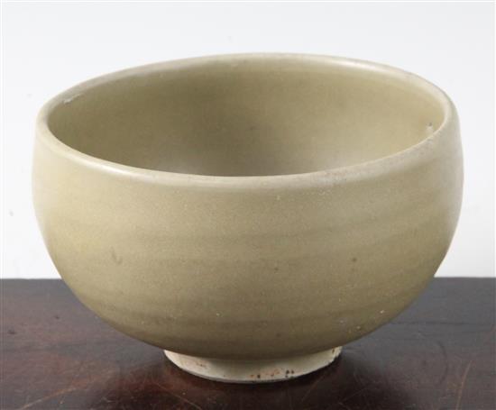 A Longquan celadon alms bowl, Song / Yuan Dynasty, diameter 14cm
